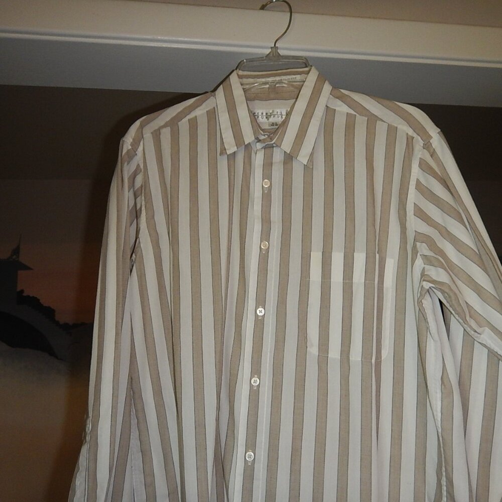 Men's Perry Ellis wide gray stripe button down dress shirt (Medium)